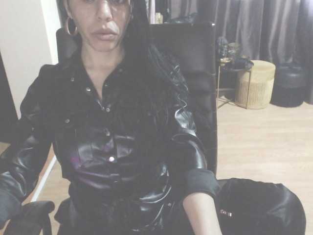 IconDomme live cam on BongaCams