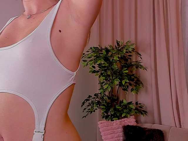RinaKlark live cam on BongaCams