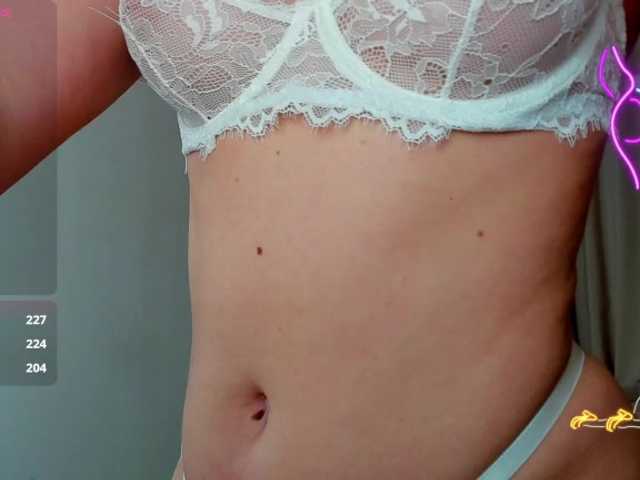 RinaKlark live cam on BongaCams