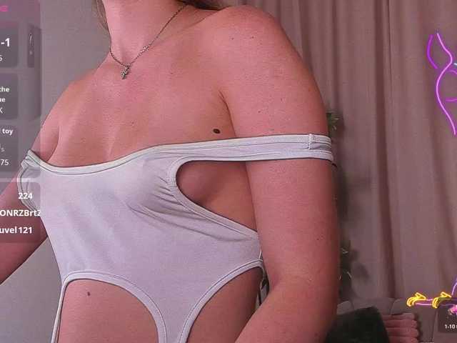 RinaKlark live cam on BongaCams