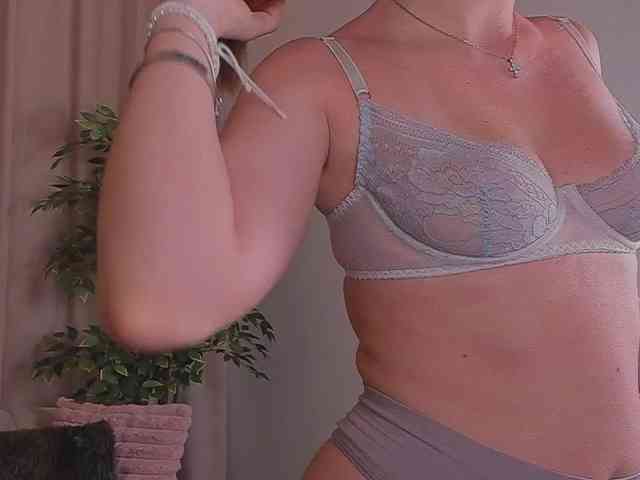 RinaKlark Live Webcam on BongaCams