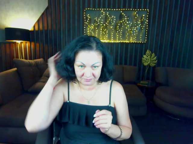 IrissMoon live cam on BongaCams