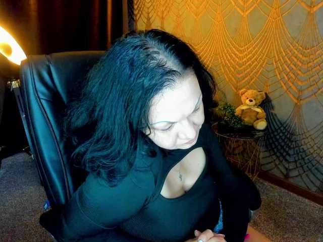IrissMoon live cam on BongaCams