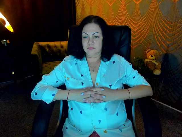 IrissMoon live cam on BongaCams