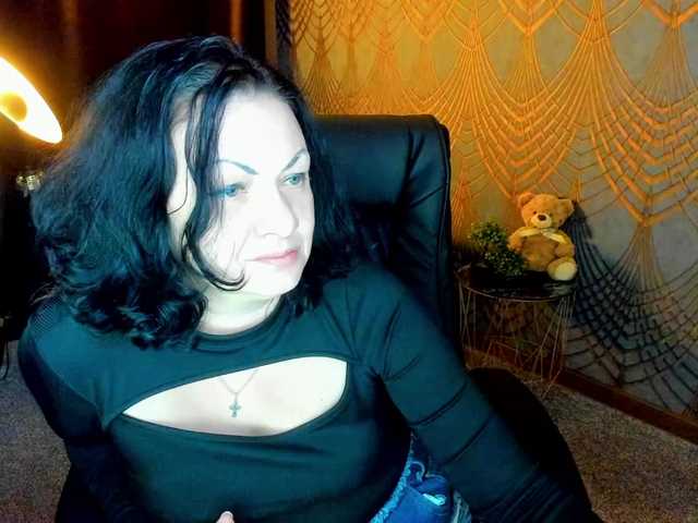 IrissMoon live cam