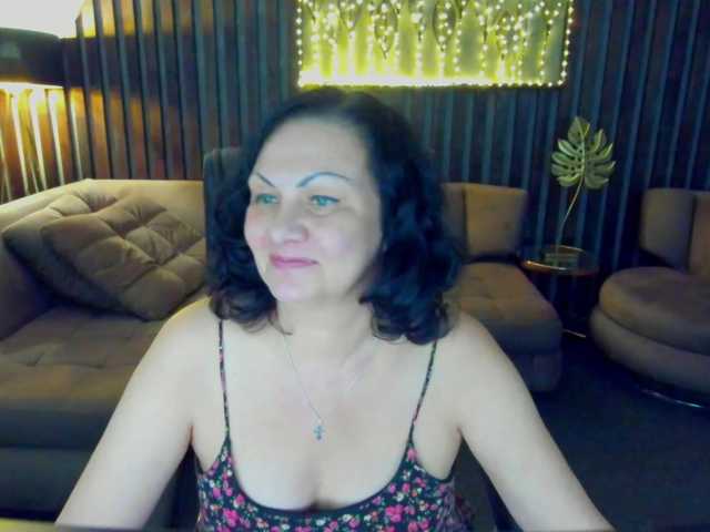 IrissMoon live cam on BongaCams
