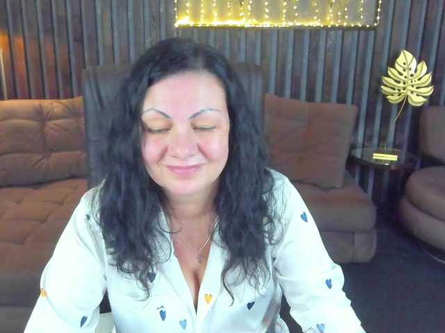 IrissMoon live cam on BongaCams