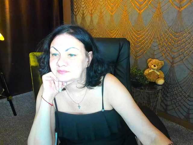 IrissMoon live cam on BongaCams