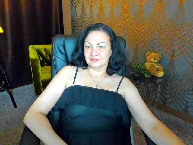 IrissMoon live cam on BongaCams