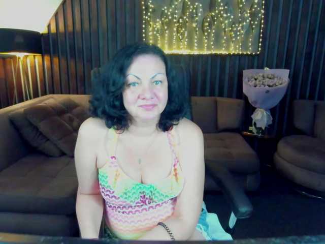 IrissMoon live cam on BongaCams