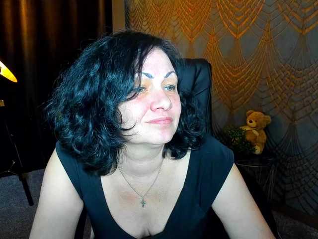 IrissMoon live cam on BongaCams