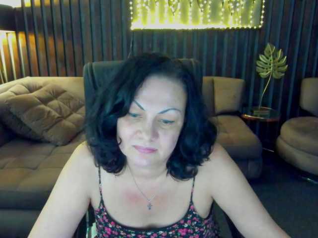 IrissMoon live cam on BongaCams