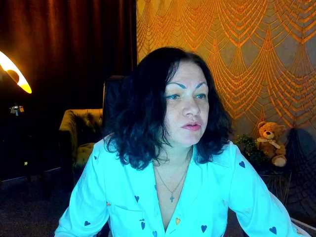 IrissMoon live cam on BongaCams