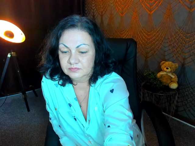 IrissMoon live cam