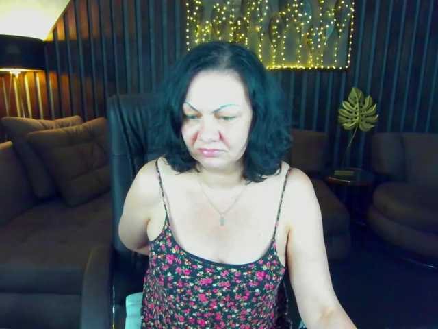 IrissMoon live cam on BongaCams