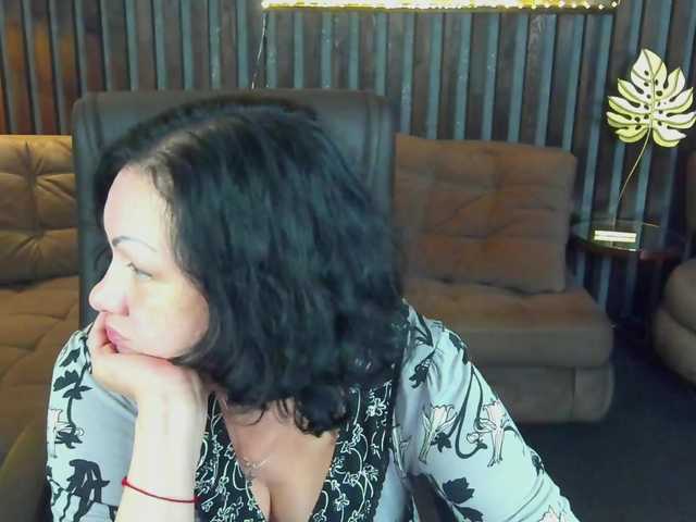 IrissMoon live cam on BongaCams