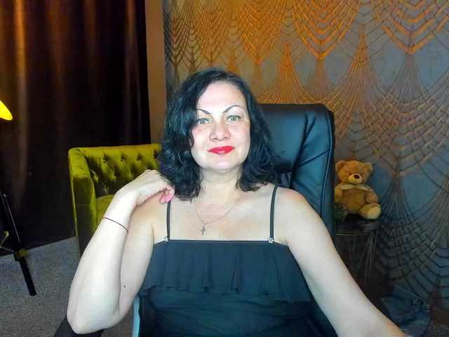IrissMoon live cam on BongaCams