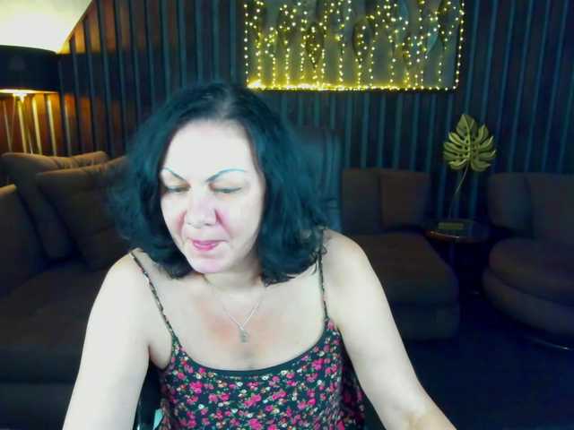 IrissMoon live cam on BongaCams