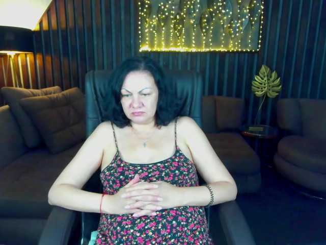 IrissMoon live cam on BongaCams