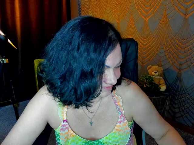IrissMoon live webcam show