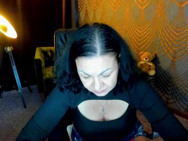 IrissMoon live cam on BongaCams