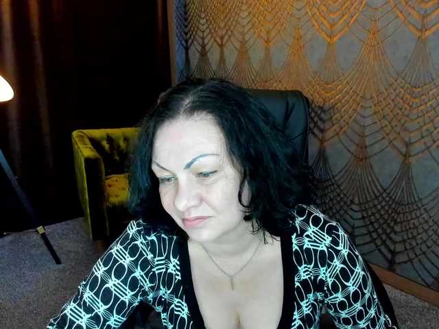 IrissMoon live cam on BongaCams