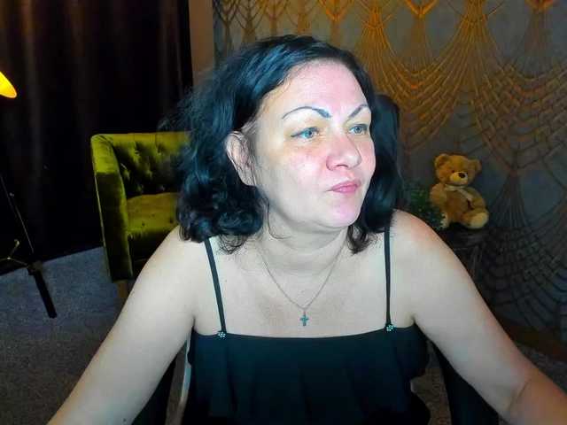 IrissMoon live cam on BongaCams