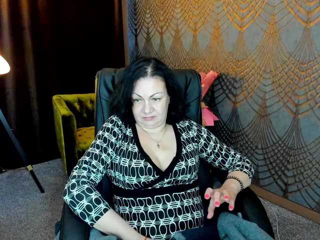 IrissMoon live cam on BongaCams