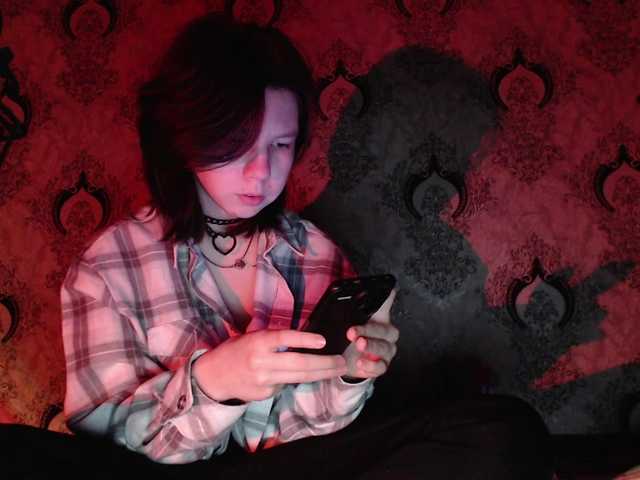 Rozvelt's BongaCams show and profile