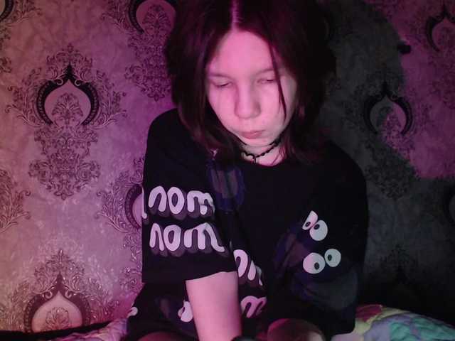 Rozvelt's BongaCams show and profile