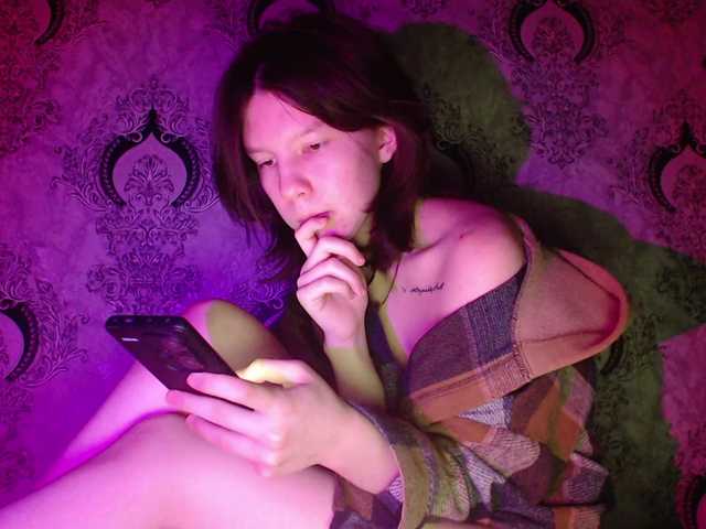 Rozvelt's BongaCams show and profile