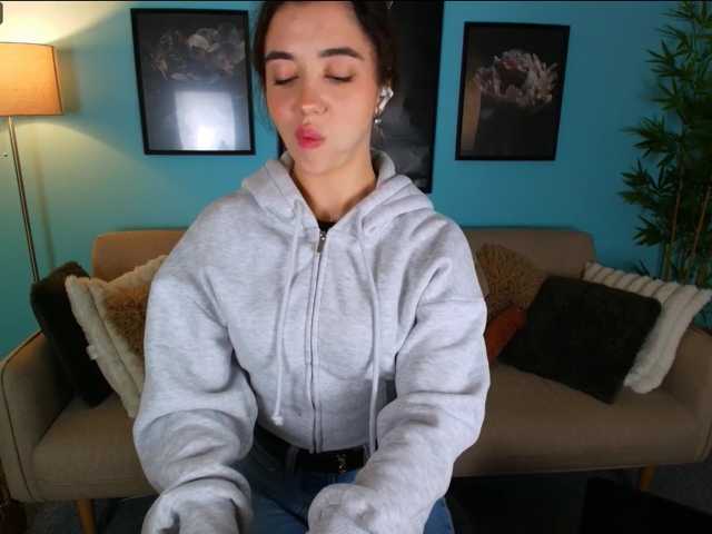 MissDilara, en directo ahora en BongaCams