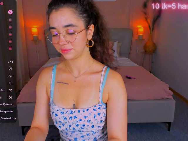 MissDilara live cam on BongaCams