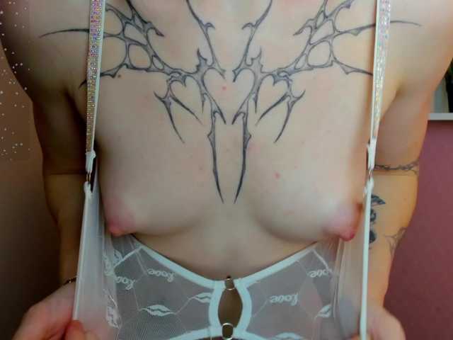 Jaidii live cam on BongaCams