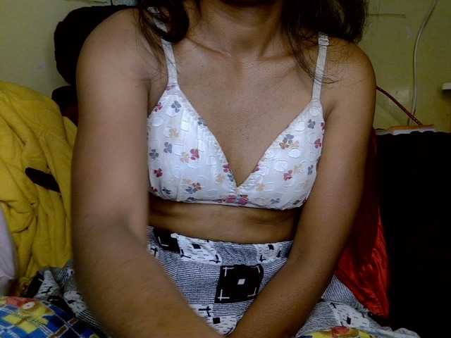 Happyi live cam on BongaCams