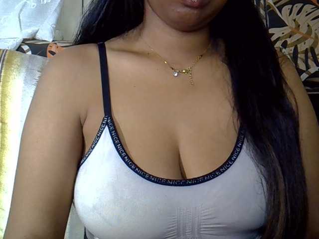 Happyi live cam on BongaCams