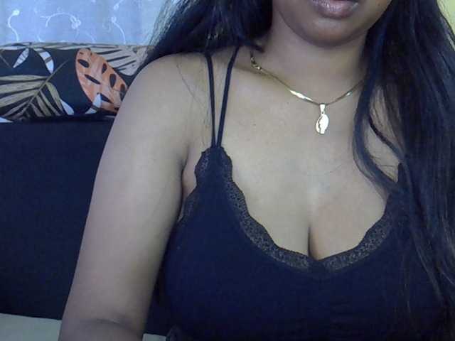 Happyi live cam on BongaCams