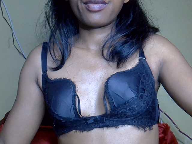 Happyi live cam on BongaCams