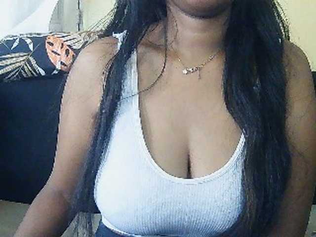 Happyi live cam on BongaCams
