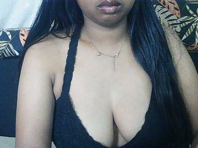 Happyi live cam on BongaCams