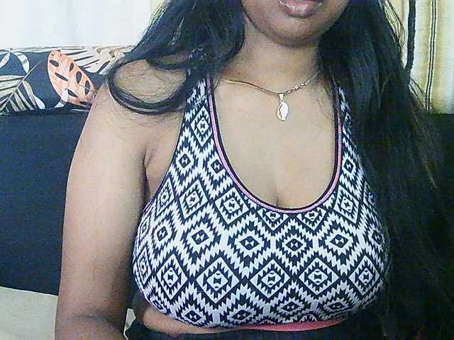 Happyi live cam on BongaCams