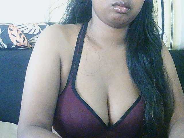 Happyi live cam on BongaCams