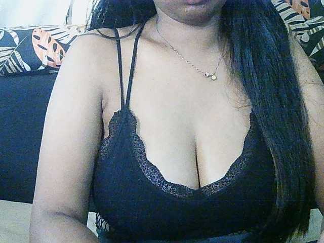 Happyi live cam on BongaCams