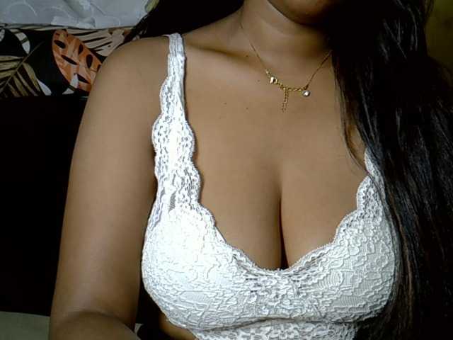 Happyi live cam on BongaCams