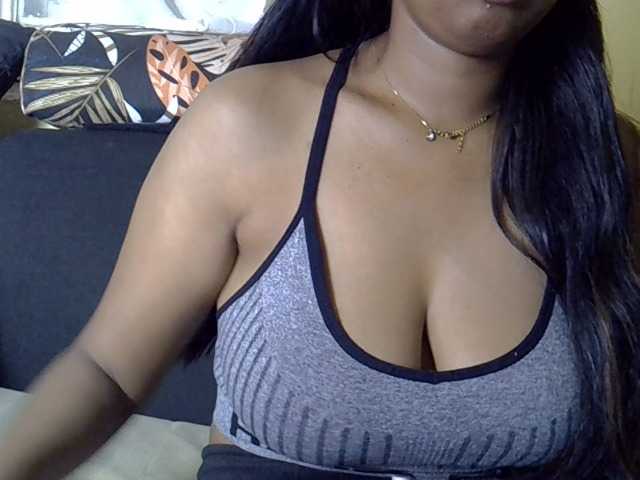 Happyi live cam on BongaCams