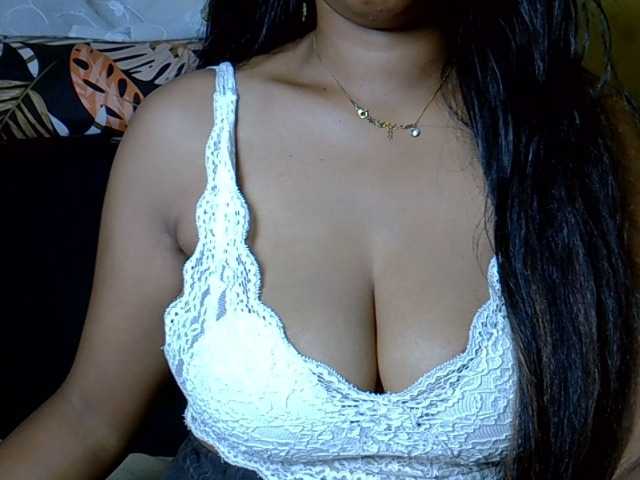 Happyi live cam on BongaCams