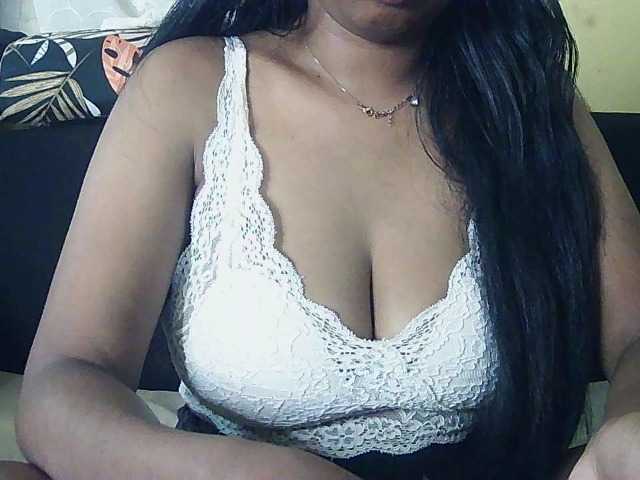 Happyi live cam on BongaCams