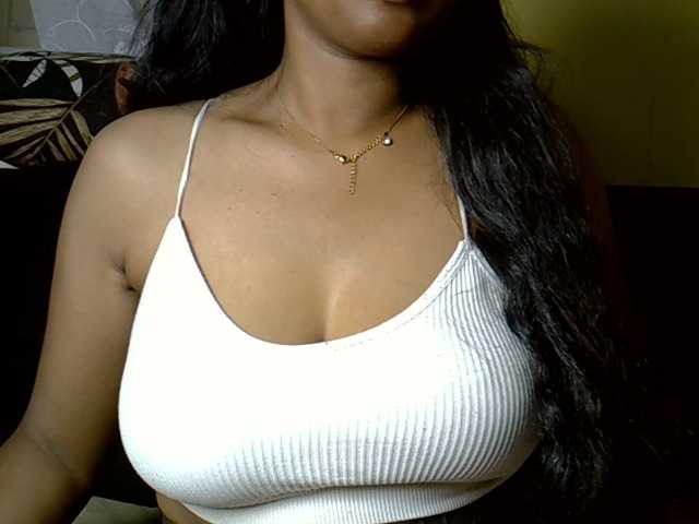 Happyi live cam on BongaCams