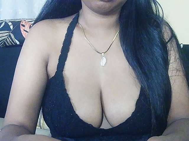 Happyi live cam on BongaCams