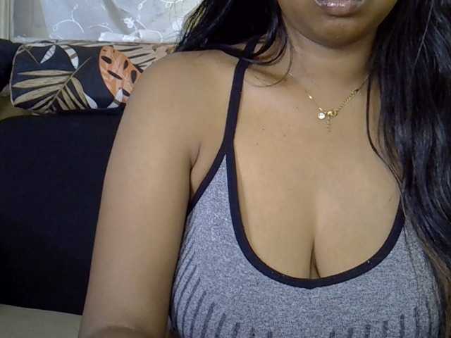 Happyi live cam on BongaCams